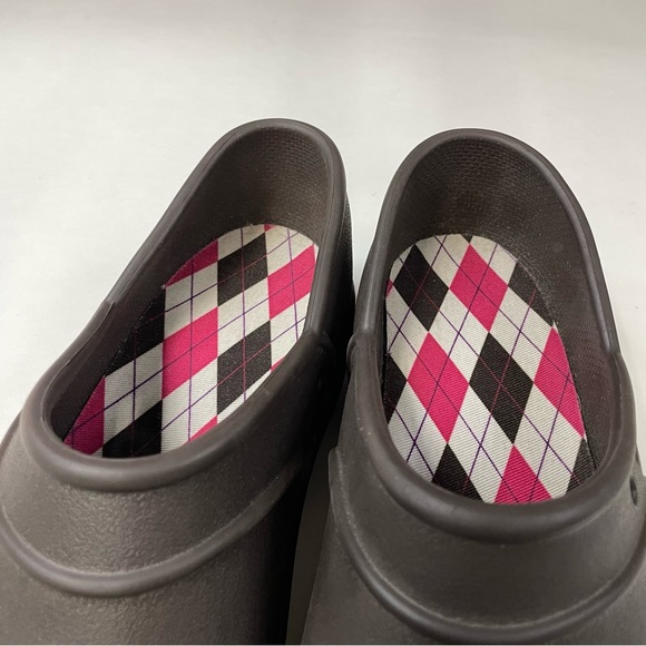 Crocs Women’s Shoes Slip On Clogs Size 9 Solid Brown #1219 - Picture 9 of 11